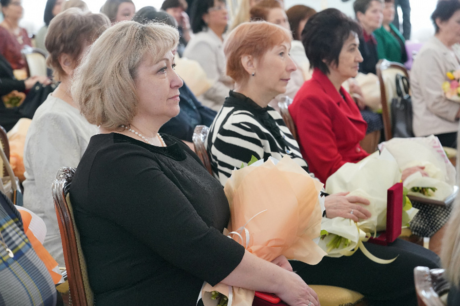 Радий Хабиров в преддверии 8 марта вручил государственные награды женщинам Башкортостана