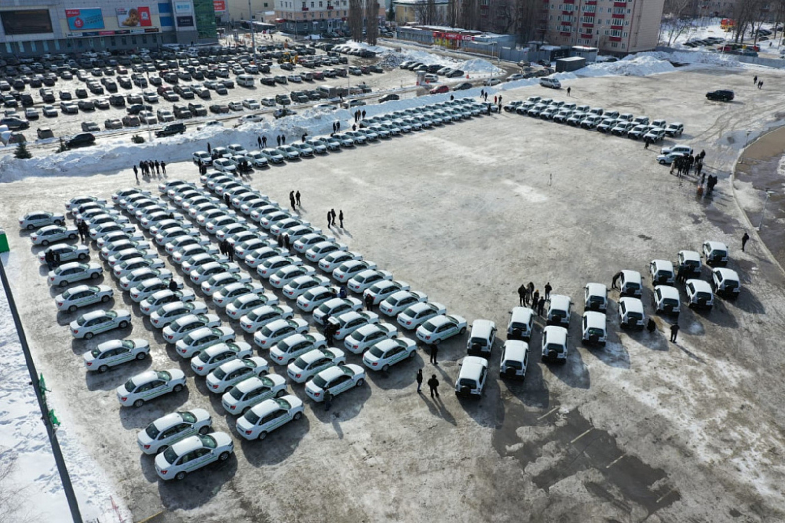 Медучреждения Башкортостана получили 163 новых автомобиля