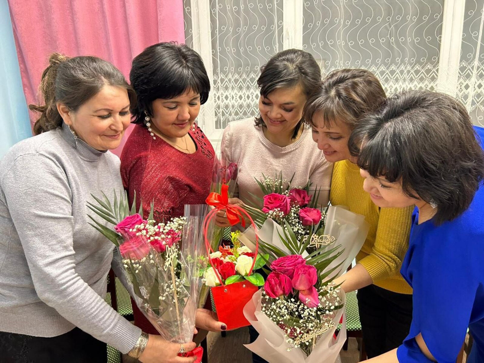 Беҙ бит ауыл ҡыҙҙары...