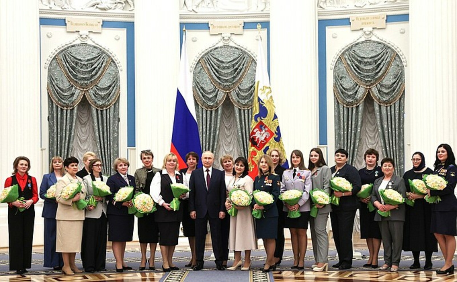 Церемония вручения государственных наград по случаю Международного женского дня