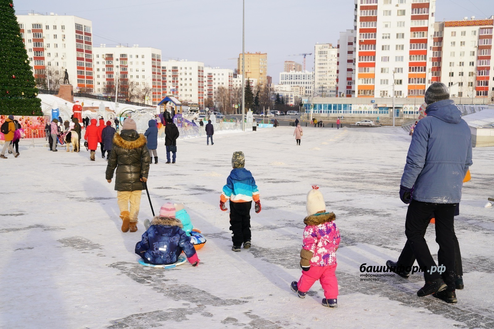 Радий Хәбиров Ҙур һәм татыу ғаилә йылы планын әҙерләргә ҡушты
