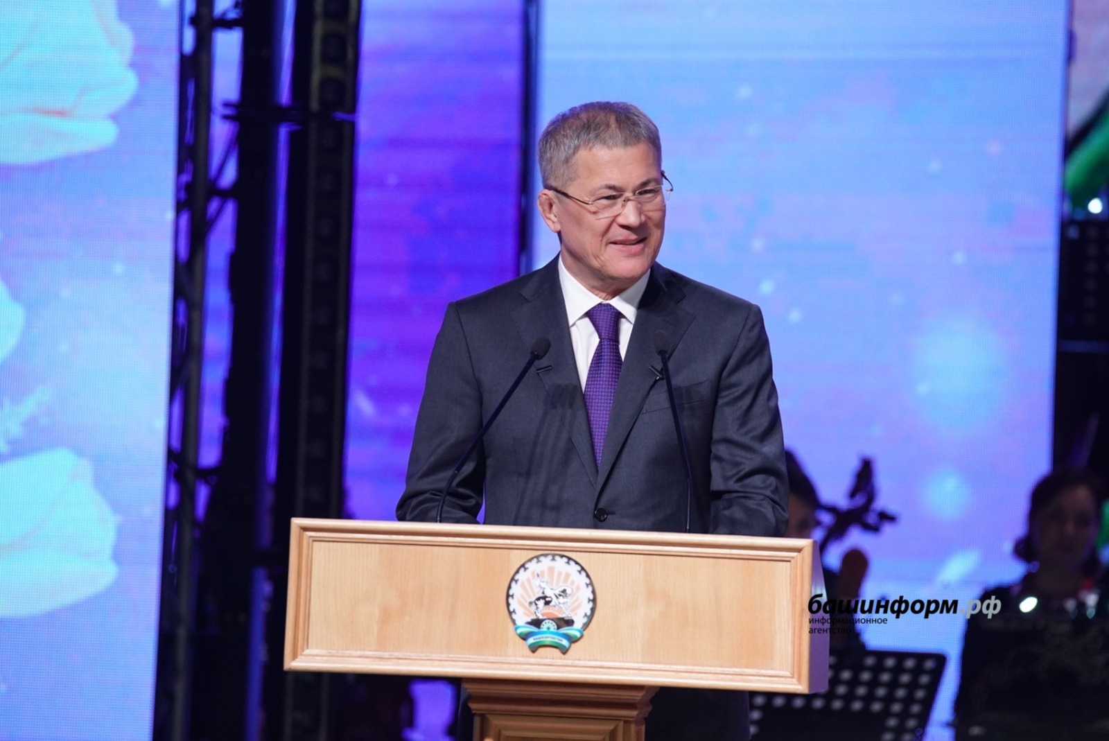 Глава Башкирии поздравил с наступающим Международным женским днем