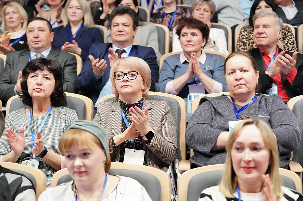 Радий Хабиров выступил на пленарном заседании III Культурного форума «Арт-Курултай»