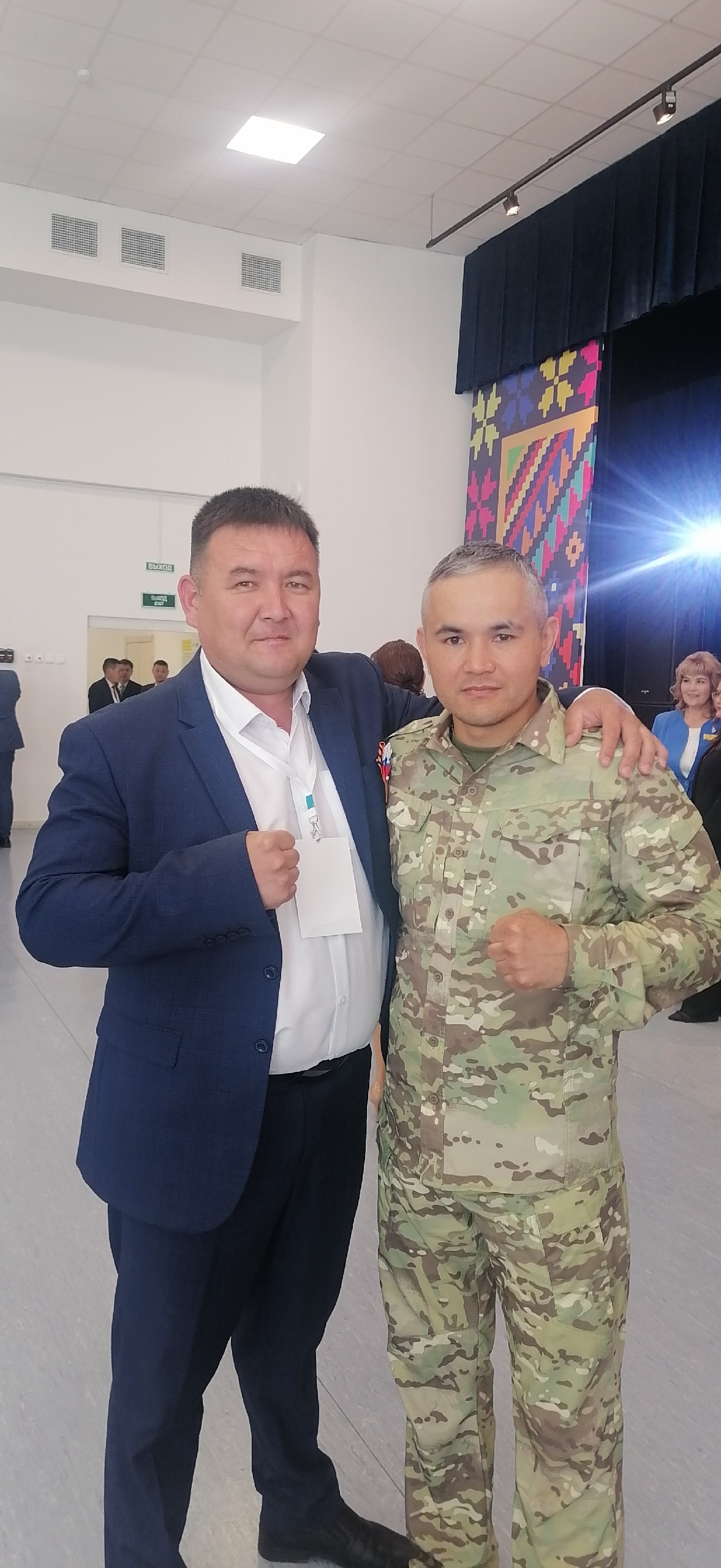 Илһөйәр уҡытыусы, әүҙем йәмәғәтсе