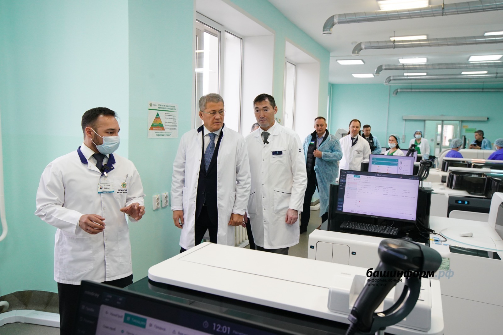 Радию Хабирову показали в РКБ имени Куватова современное медоборудование