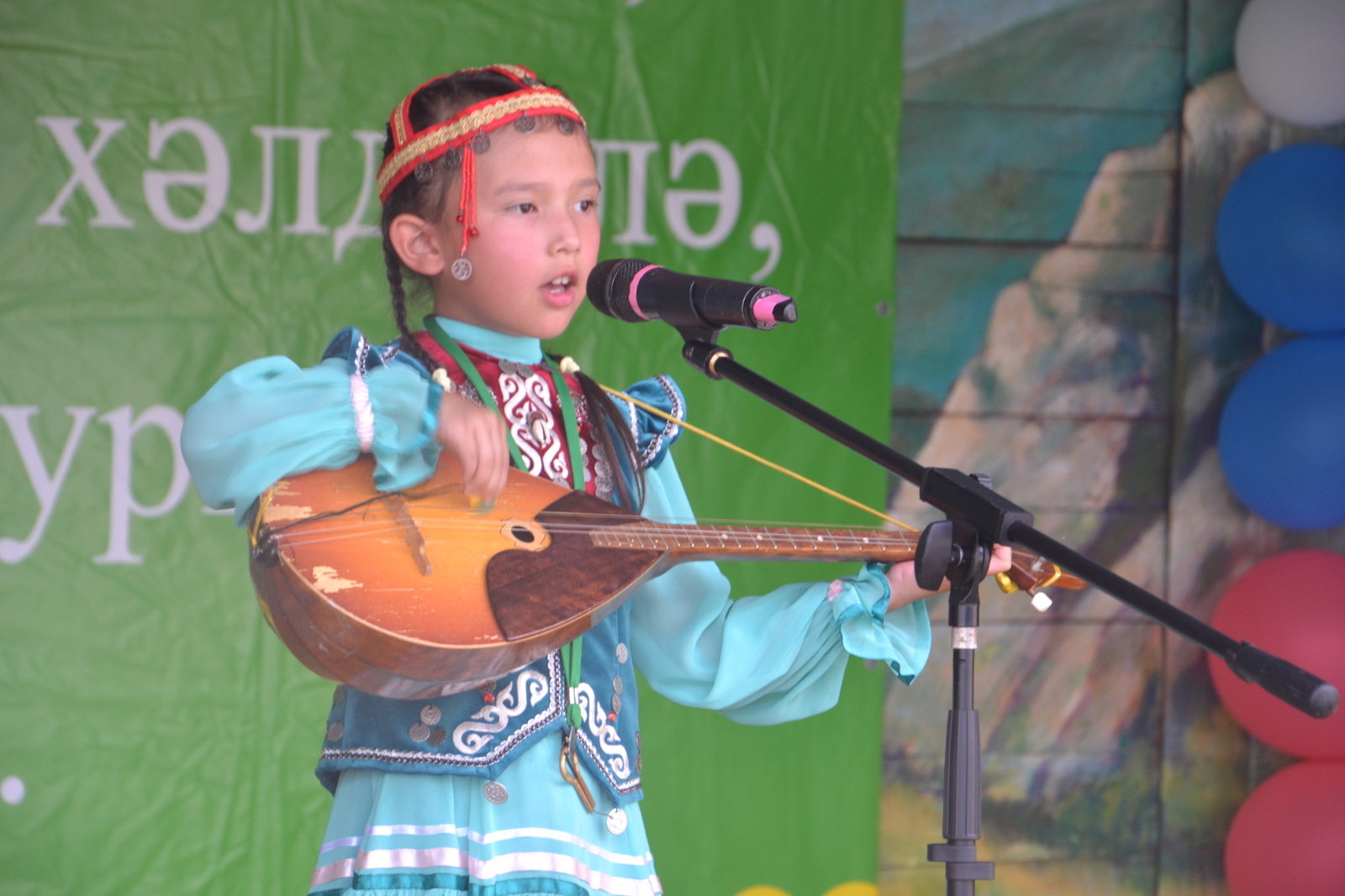 В Башкирии проходит второй день конкурса юных исполнителей эпоса «Урал батыр»